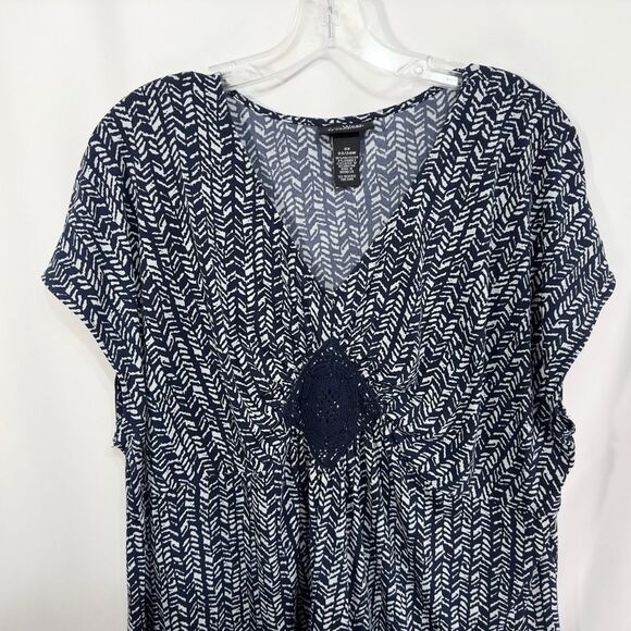Catherines Plus Size 22W 24W Top 2X Blue Any Wear Crochet Navy Blue White 1386 - Picture 3 of 9